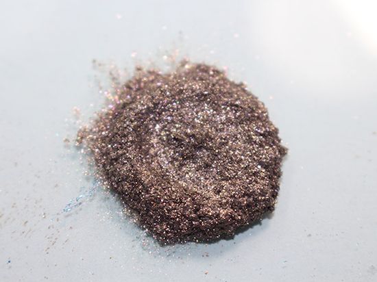 Pigmento de mica sintética vermelho brilhante, 30–150 μm – KT-7059 - Kolortek